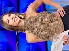 De Argentijnse journaliste Romina Malaspina werd wereldberoemd nadat ze de krant presenteerde in een doorschijnende blouse waarin haar grote borsten te zien waren.