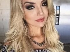 Digitale influencer die graag pronkt is de nieuwe BBB-zuster en ze heeft sexy video’s
