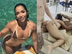 Influencer fitnes online betrapt terwijl ze haar vriendje in zijn kont pijpt